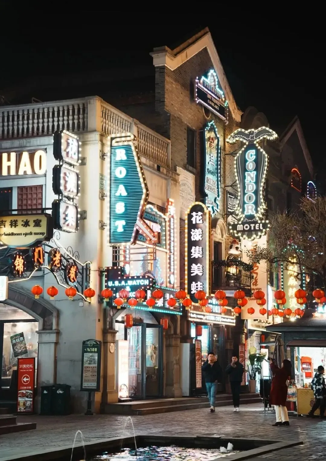 Strolling along Gu Sang Avenue near Jinhuasi night market