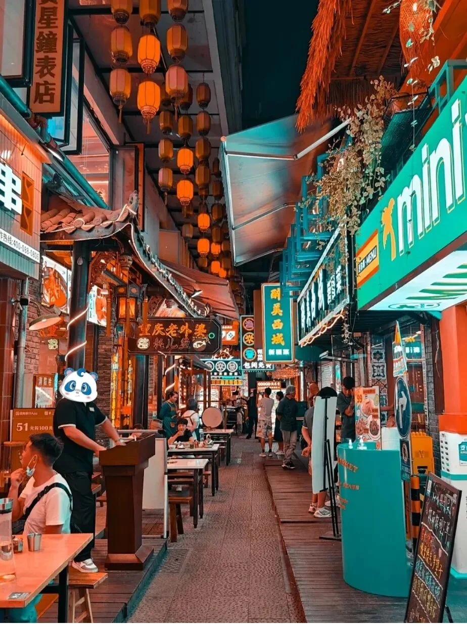 Evening breeze along Binhe Road after visiting Wangping Street alley
