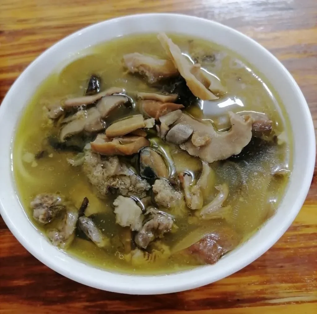 Eel noodles at Qiwei in Jinniu District