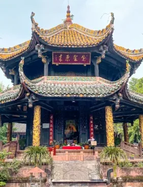 Bagua Pavilion, the famous octagonal pavilion with carved dragons at Qingyang Gong
