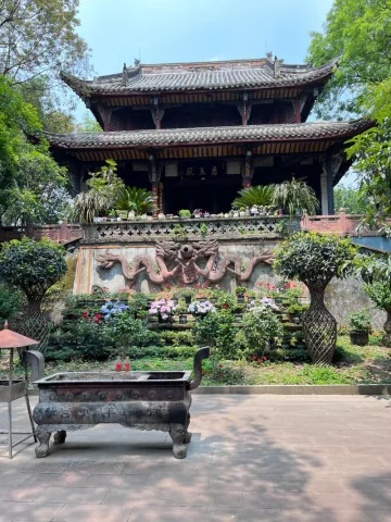 Side room of Tangwang Hall offering fortune sticks and scripture copying services