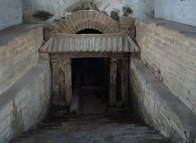 Chengdu cultural heritage sites - royal tomb and riverside pavilion