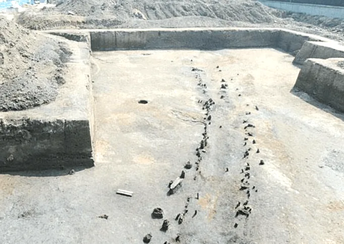 Twelve Bridges archaeological site in Chengdu - Shang Dynasty palace remains