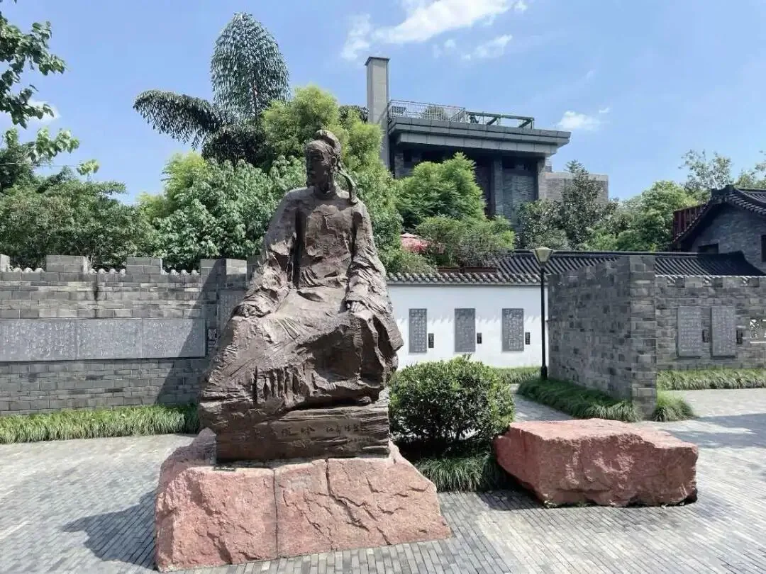 Restaurants and street food near Huanhuaxi Park on Caotang North Road