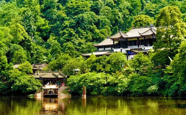 Qingcheng Mountain Day Trip Guide