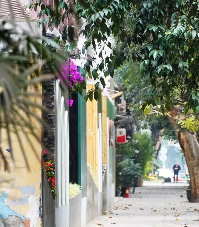 Chengdu counting streets: quiet old lane with local life behind Kuanzhai Alley