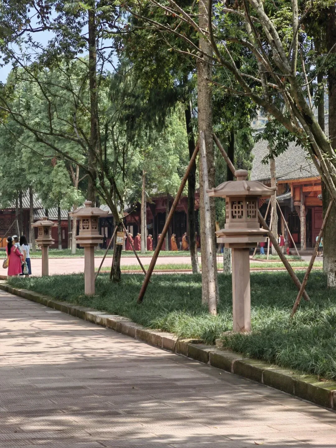 Dharma Teaching Hall at Zhaojue Temple, where the abbot teaches the dharma