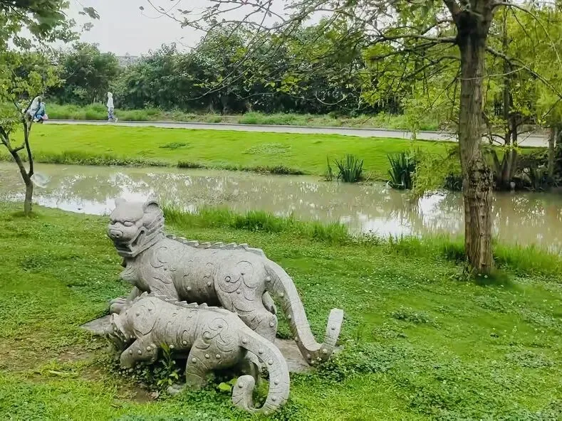Wenjiang Furong Changjuan Medicine Garden peaceful scenery