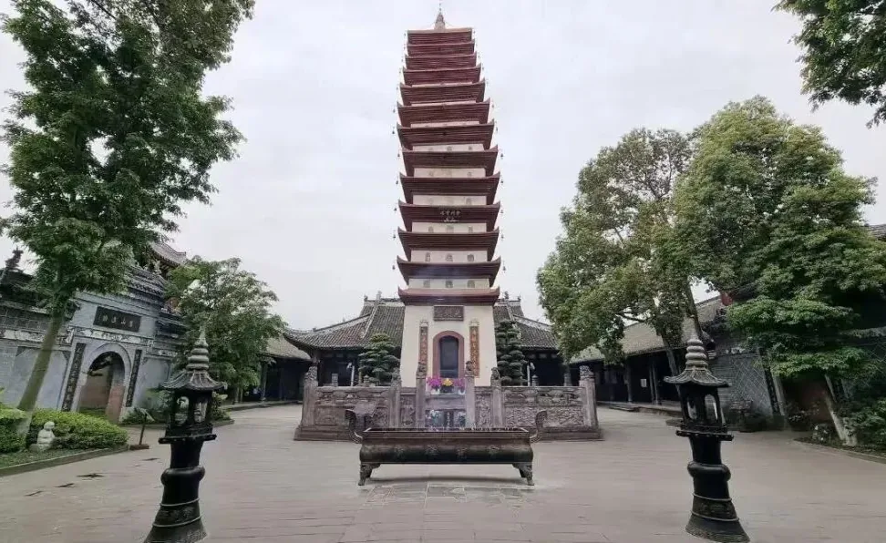 The leaning Baoguang Pagoda, a late-Tang relic pagoda at Baoguang Temple