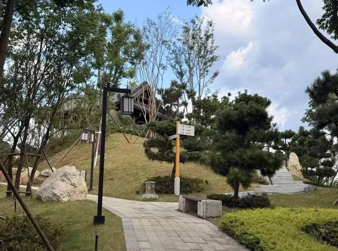 Zhaojueli Park: A Tiny New Chengdu Park with Song Charm