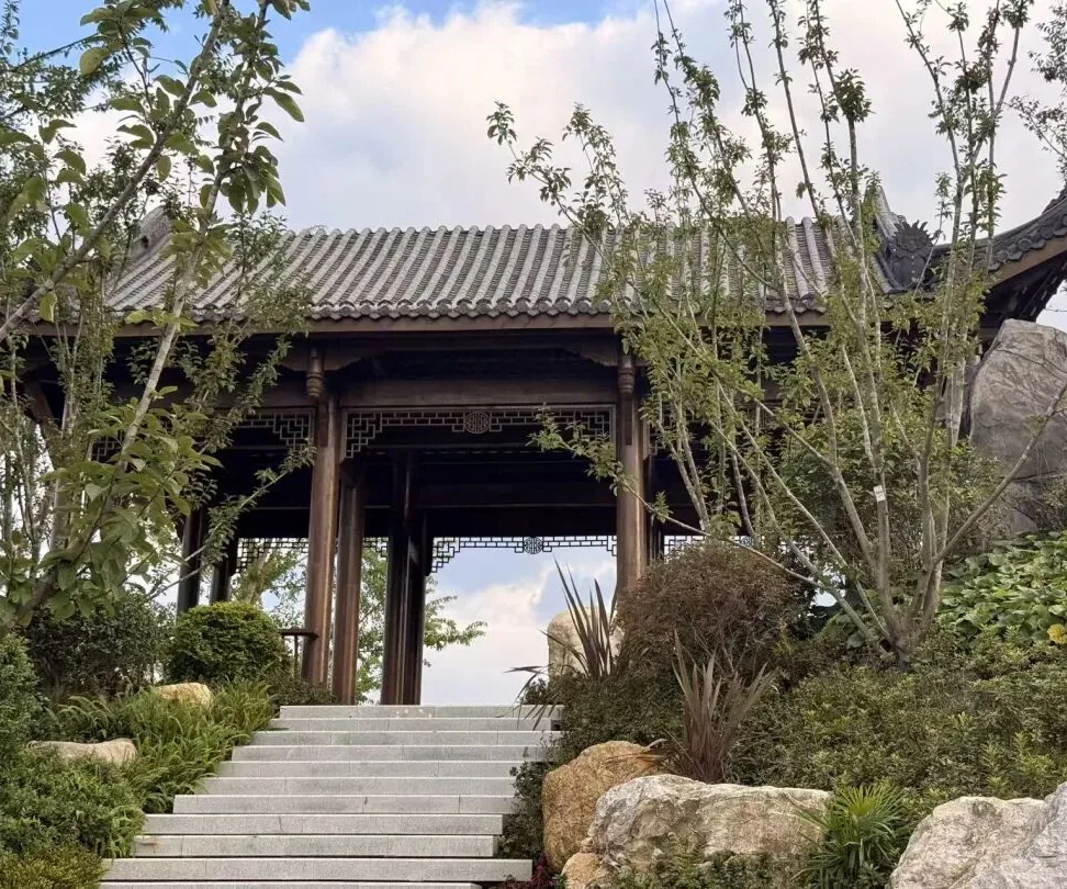 Zhaojueli park near Zhaojue Temple with waterfront views