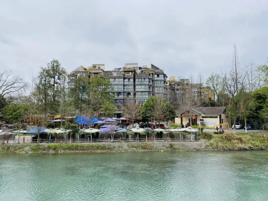 Water flowing through Sandaoyan, source of Chengdu's water supply