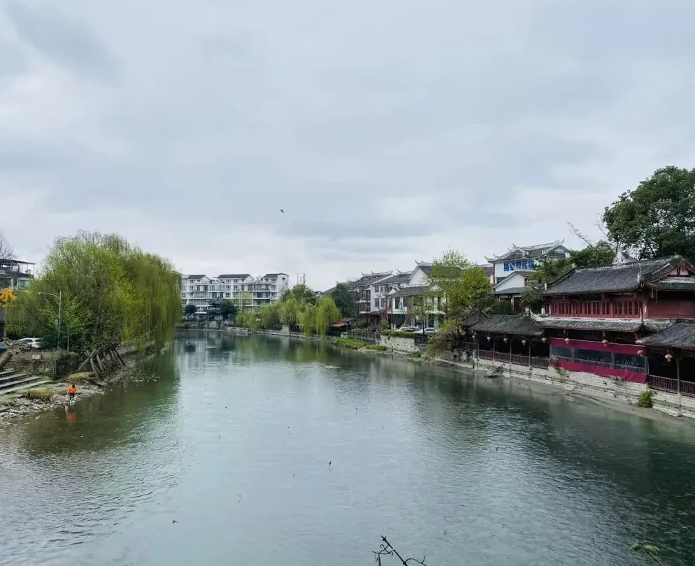Three bridges close together in Sandaoyan Ancient Town, Chengdu