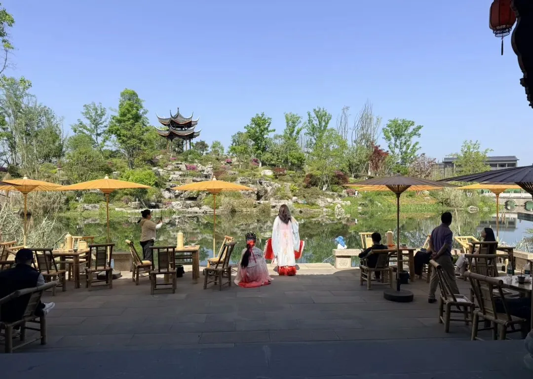 Quiet Shuyun Garden by the Qingshui River in autumn
