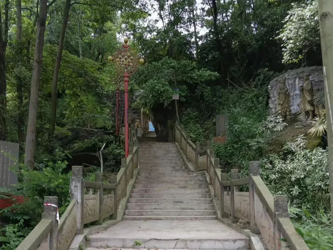 Ancient temple architecture at Sanmei Shui, a Tang Dynasty site with over 1100 years of history