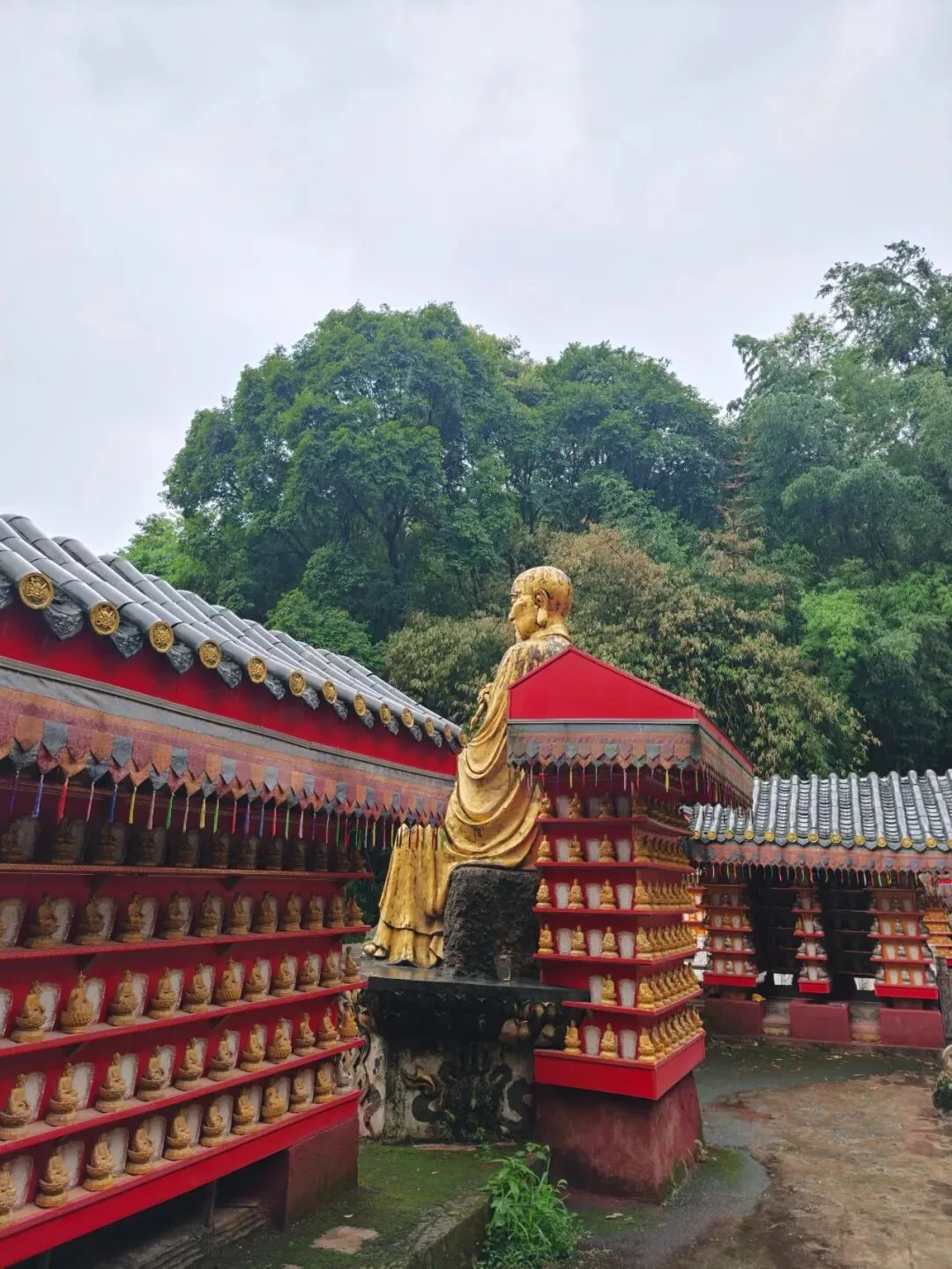 Sacred Water Pavilion at Upper Sanmei Shuiting Temple with selenium-rich spring