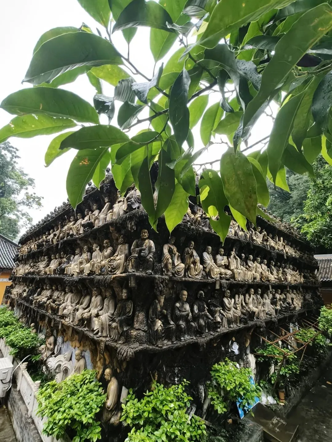 Master Wuda's tomb behind Middle Sanmei Zhide Temple meditation area
