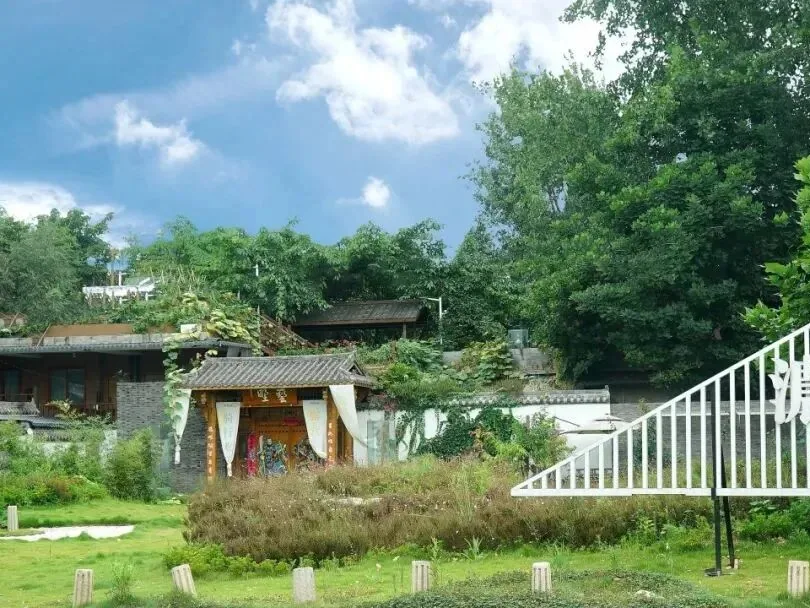 Cultural courtyard and Jincheng Greenway cycling at Nongyuan