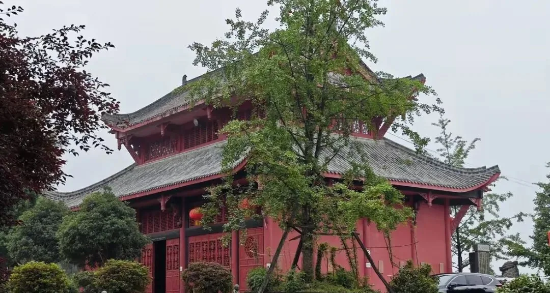 Tian'guo Temple in Dujiangyan, a little-known mountain temple near Qingcheng
