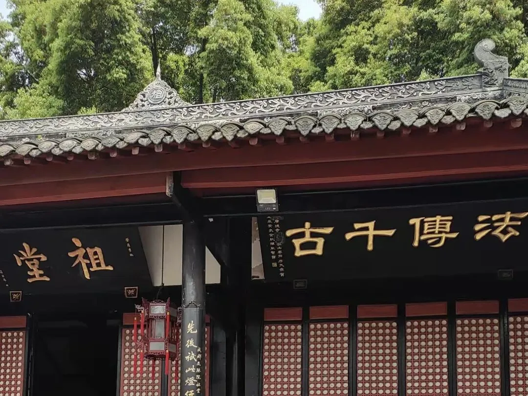 Ancient temple history and stone relics at Tian'guo Temple