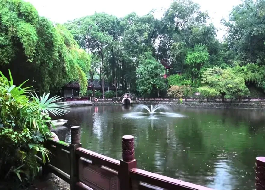 Donghu Park in Xinfan, China's only intact Tang dynasty garden