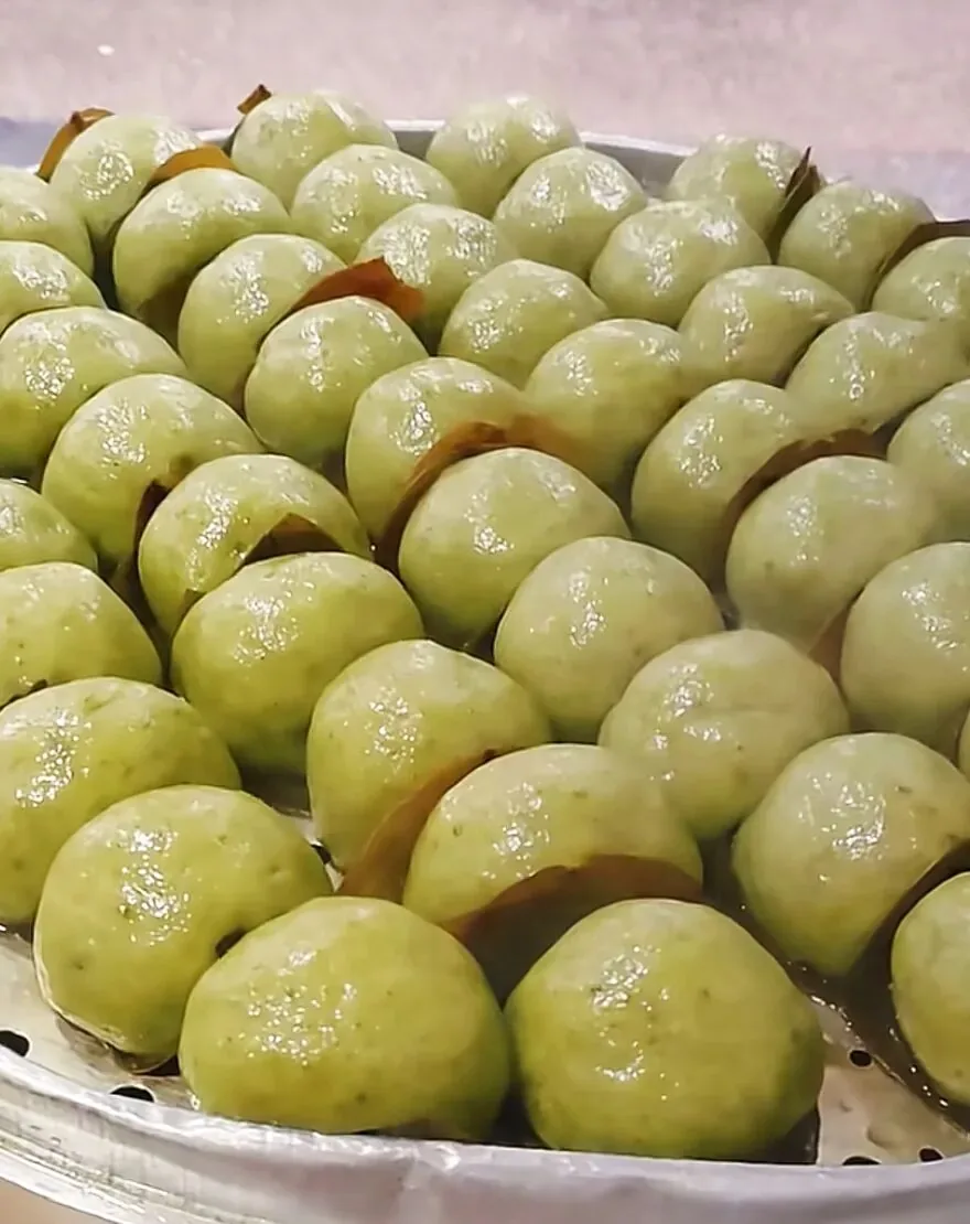 Tuji yeba shop on Zhengdong Street selling traditional leaf-wrapped rice cakes