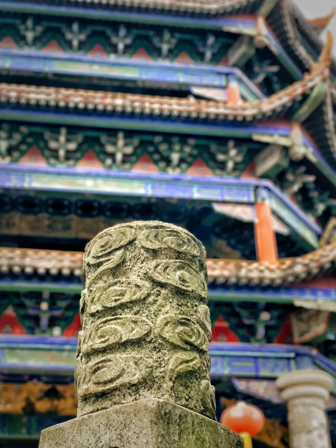 7,000 mu of nan bamboo forming a natural oxygen bar around the temple