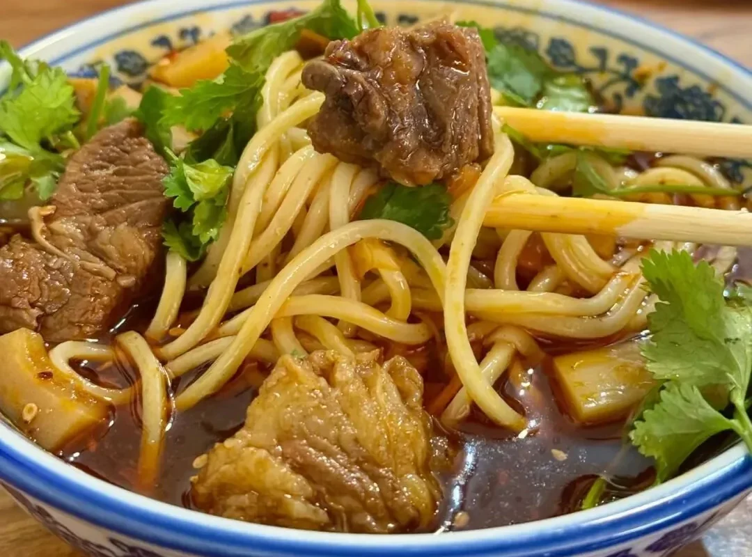 Chengdu Pork Rib Noodles: Top 3 Shops to Try
