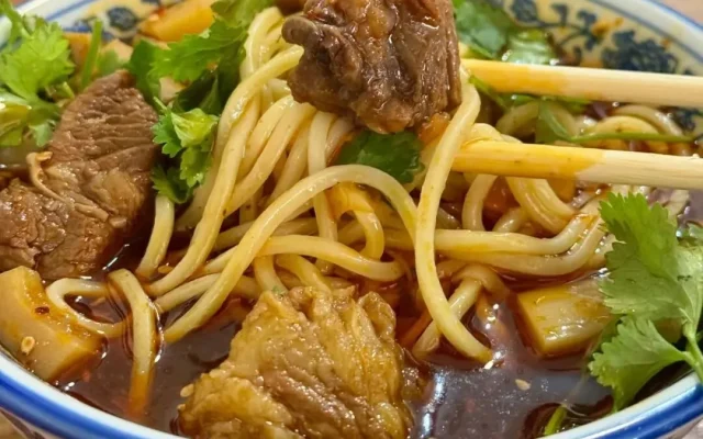 Chengdu Pork Rib Noodles: Top 3 Shops to Try