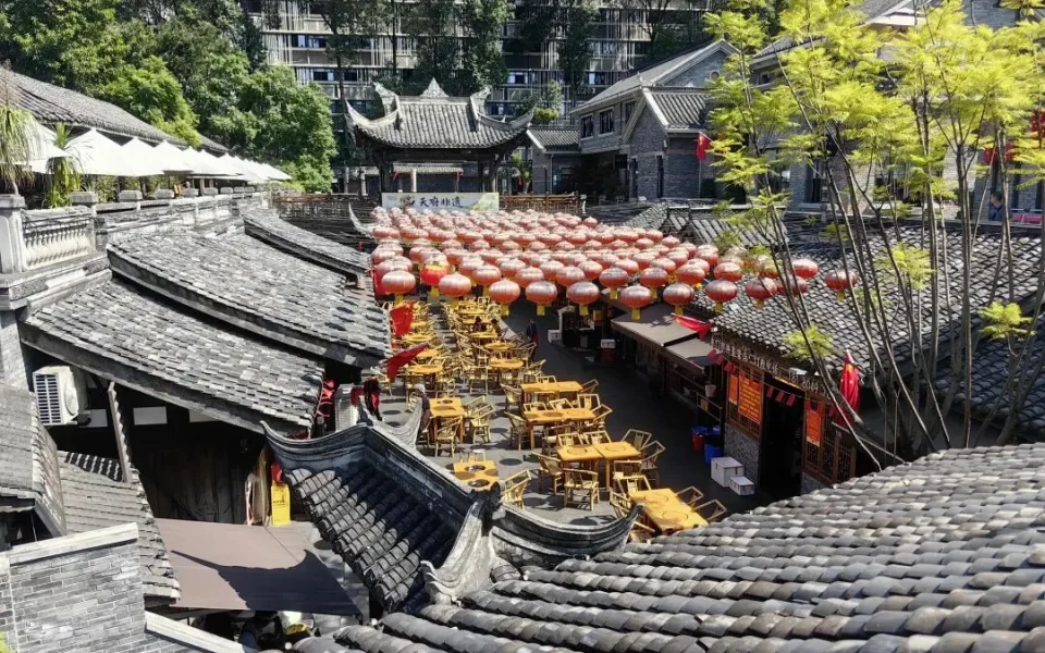 Dongmen Shijing: Free Old Chengdu Block Near Kuanzhai Alley