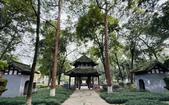 Longzang Temple: Sichuan’s Forgotten Ancient Temple