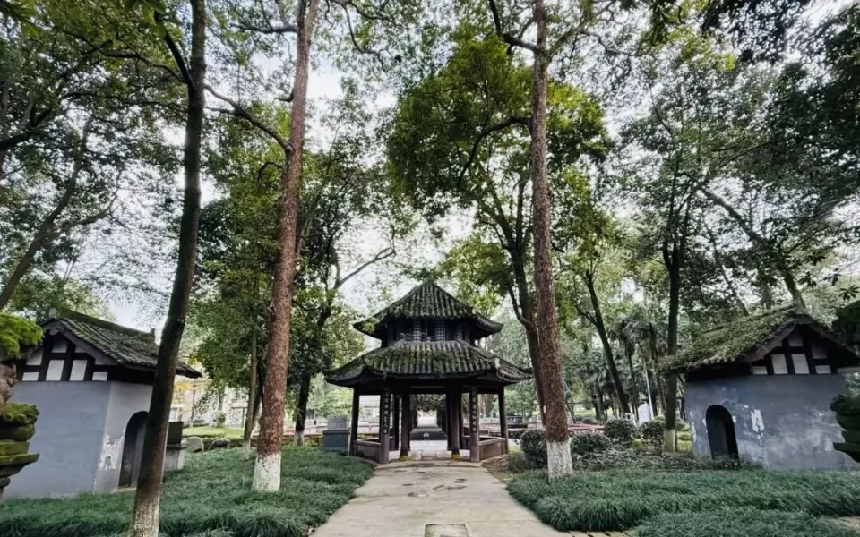 Longzang Temple: Sichuan’s Forgotten Ancient Temple