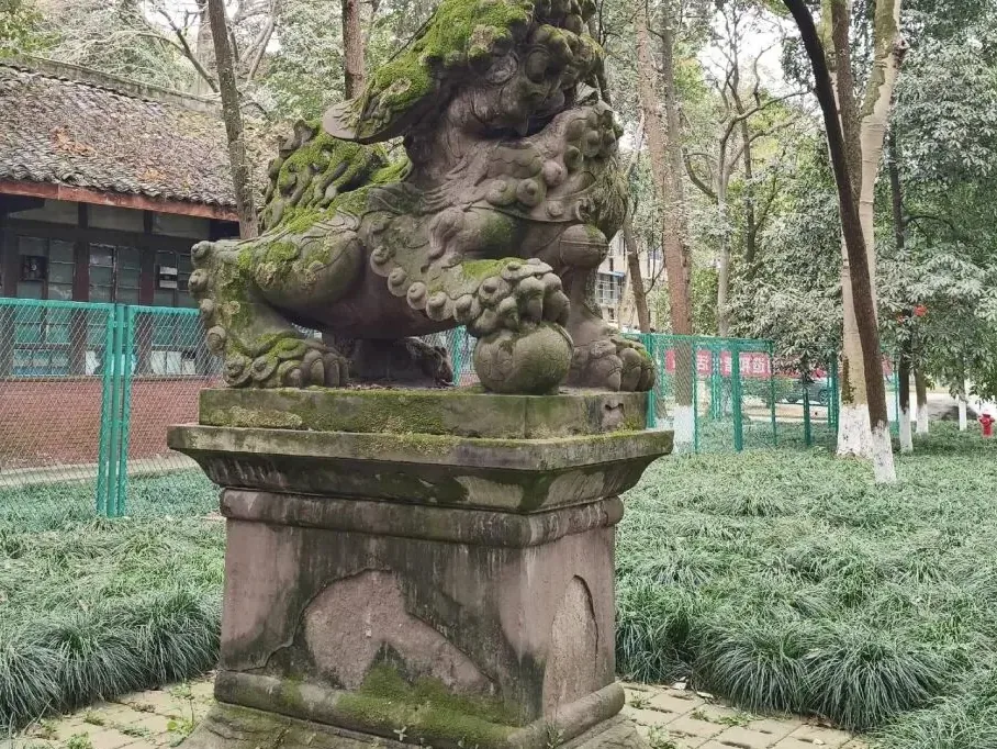 Qing Dynasty stone lions, 3.5 meters tall, guarding Longzang Temple's mountain gate