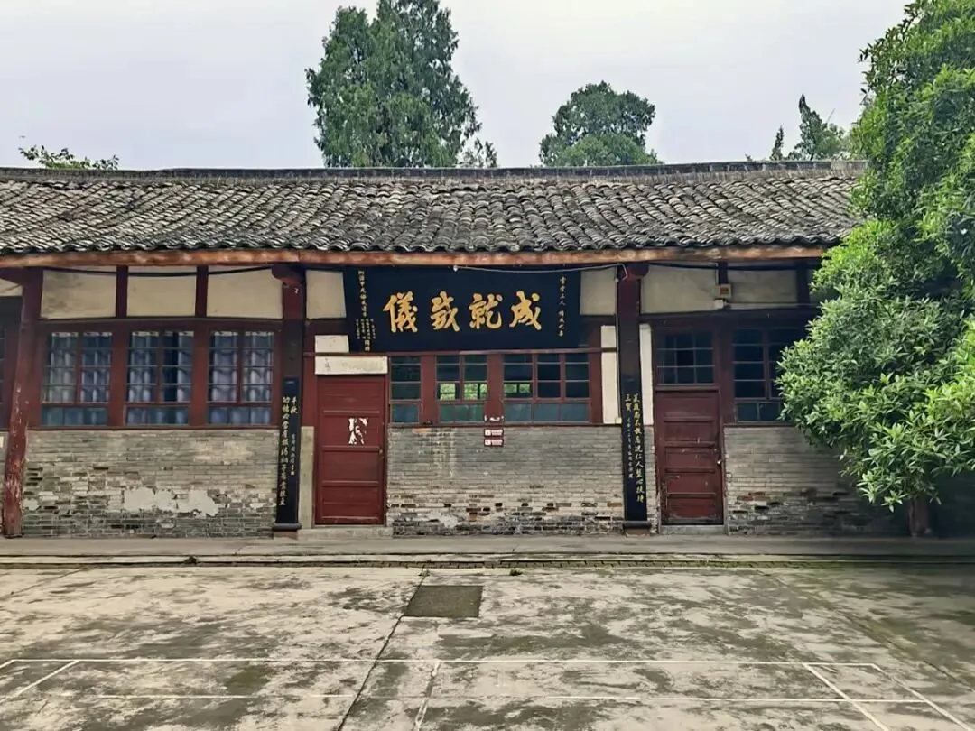 Remaining stone carvings and steles at Longzang Temple, including the Panorama stele