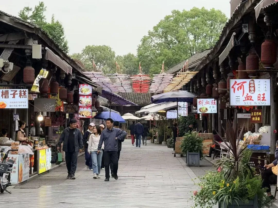 Free-to-visit old street in Anren Ancient Town, a 5A scenic area in Chengdu
