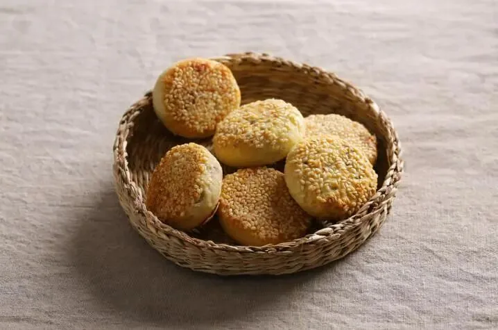 Tang mabing sesame cakes from Jiezi Ancient Town in Chongzhou