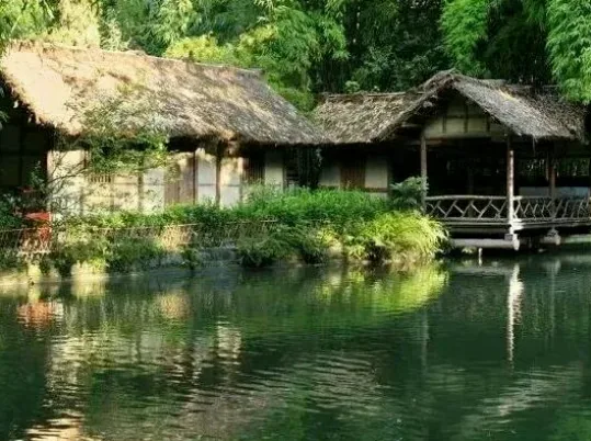 Central axis buildings of Du Fu Thatched Cottage in a row
