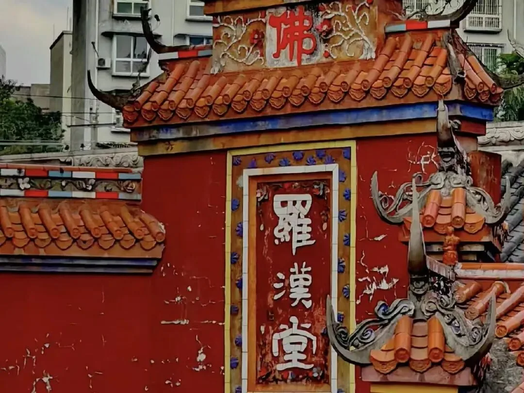 Breathtaking architecture and statues at Mituo Temple
